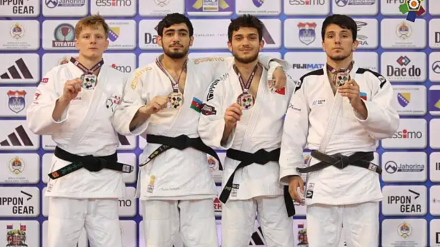 İzmir’in gururlarına madalya