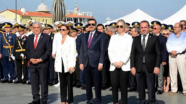 İzmirli esnaflar ve iş insanları, 30 Ağustos kutlamalarında bulundu