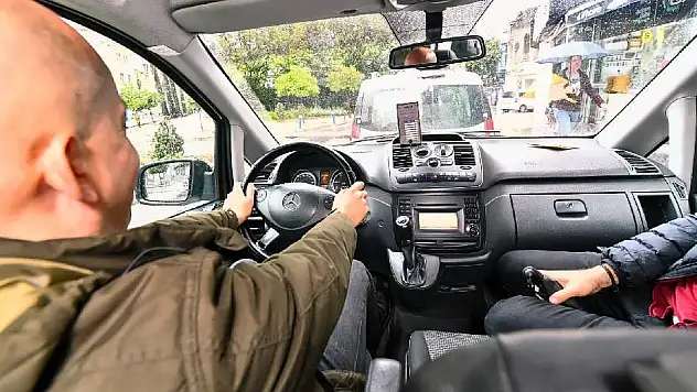 İZUM Mobil ile kent trafiği cebinizde