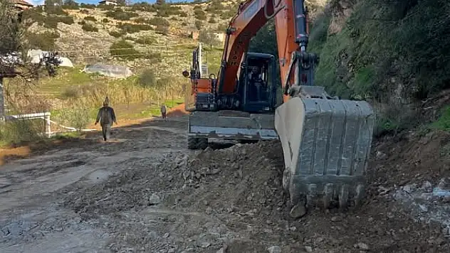 KALEKÖY MAHALLESİ'NDE PARKE TAŞI ÇALIŞMASI SÜRÜYOR