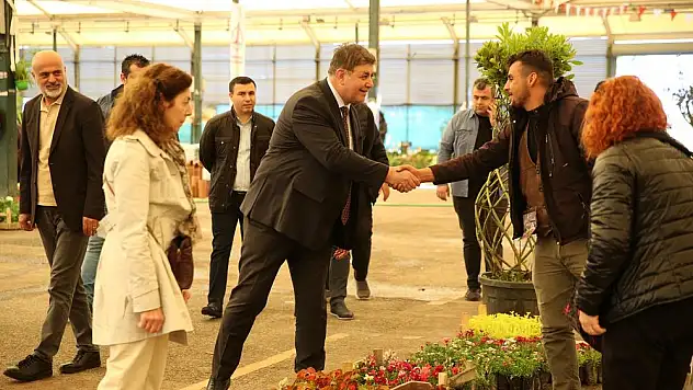 Karşıyaka'da Geleneksel Çiçek Festivali