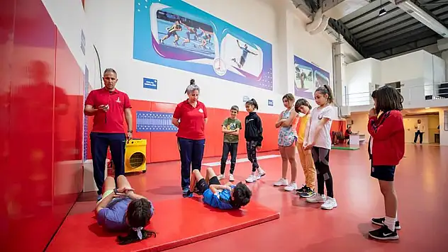 Karşıyaka’lı sporcular doğru branşa yönlendiriliyor