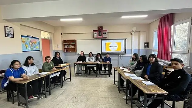 KAYMAKÇI THK ORTAOKULU 8.SINIFLARIN MÜNAZARA YARIŞI