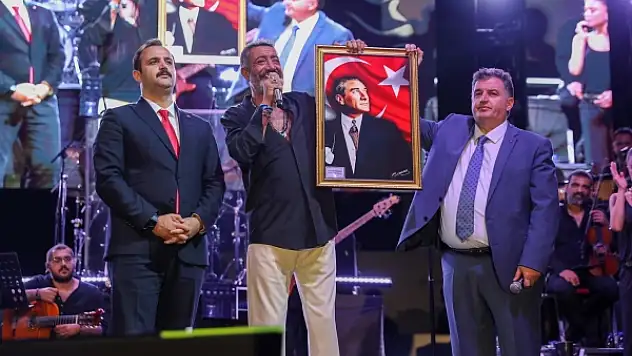Kınık Belediyesi Hasat Festivali'ni büyük bir coşkuyla bitirdi
