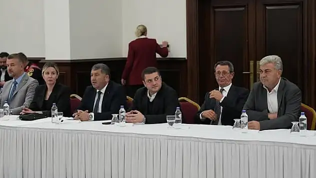 Kiraz Belediyesi'nden Can Dostlara Tam Destek: Hayvan Hakları Toplantısına Katılım