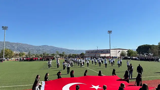 Kiraz'da 29 Ekim Cumhuriyet Bayramı Coşkuyla Kutlandı