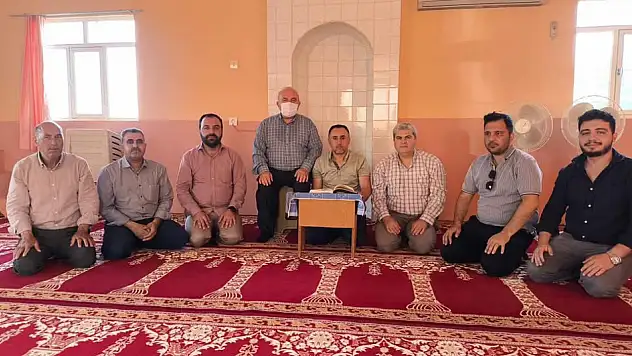 Kiraz'da Din Görevlileri Kitapla Buluştu: 'Oku-Yorum' Projesi İlgi Gördü