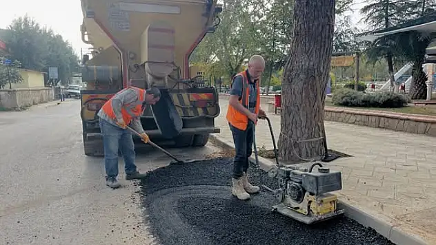 Kiraz'da Gümüşsuyu Caddesi'nde Asfalt Yenileme Çalışmaları Hız Kazandı