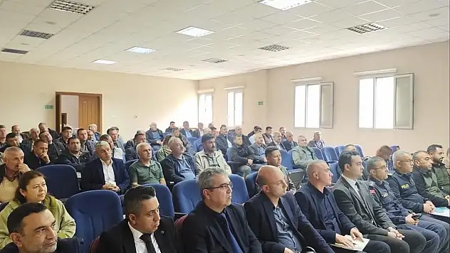 Kiraz'da Muhtarlar Toplantısı Gerçekleşti