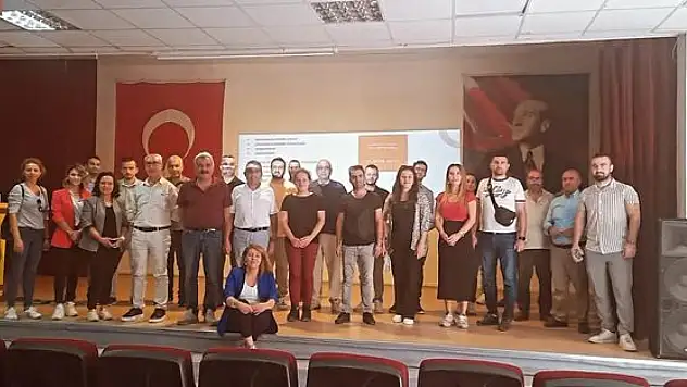 Kiraz'da Okul İdarecilerine Yönelik Türkiye Yüzyıl Marif Modeli Yönetici Semineri Düzenlendi
