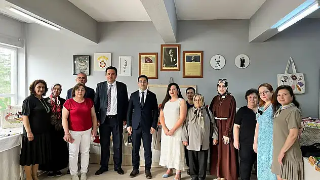 Kiraz'da Yıl Sonu Sergisi İlgi Gördü