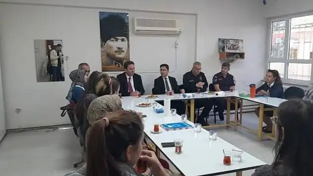 Kiraz Kaymakamı Karahan Karaburç Mahallesi'nde