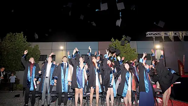 KOSBİ'nin öğrencileri mezun oldu