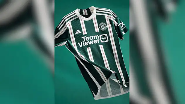 Manchester United, yeni sezon deplasman formasını tanıttı