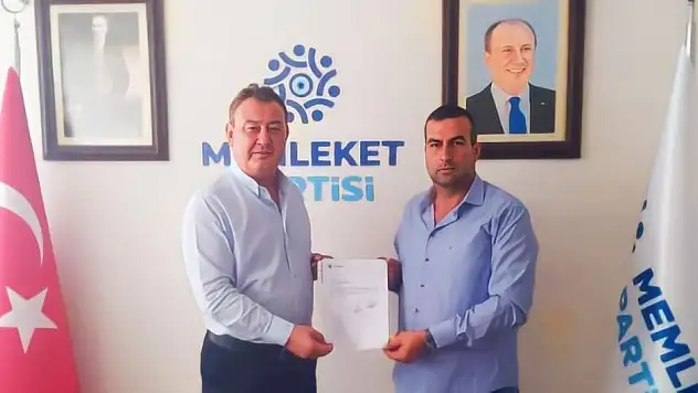 Memleket Partisi Ödemiş İlçe Başkanı Özay Yiğen ve ilçe yönetiminde görevli 15 kişi partisinden istifa etti