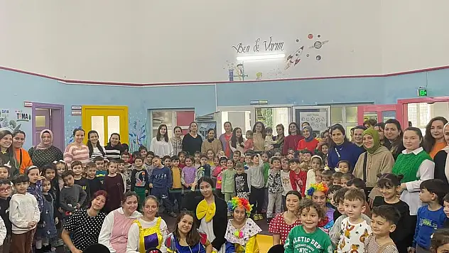 MESLEK LİSELERİ ÖĞRENCİLERİ HAYATA DOKUNUYOR