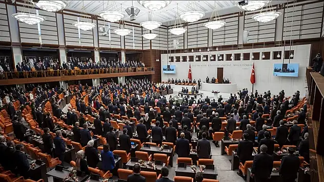 MHP İZMİR VEKİLİ OSMANAĞAOĞLU 2025'TE AKTİF ROL ÜSTLENDİ
