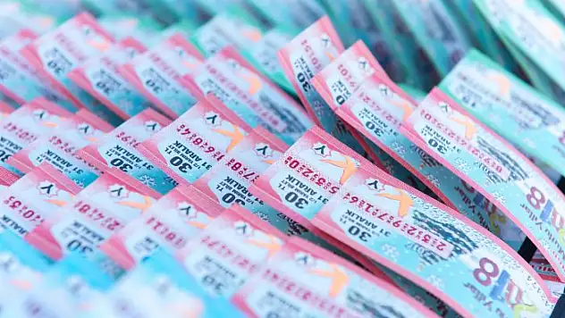 MİLLİ PİYANGO YILBAŞI ÇEKİLİŞİNDE 800 MİLYON TL'LİK İKRAMİYE BİRKAÇ NOKTAYA DAĞILDI