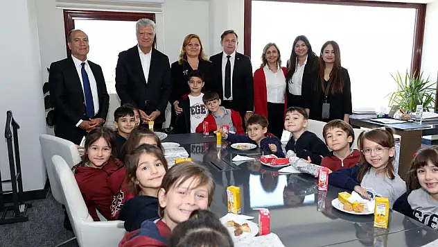 Minik öğrencilerden Başkan Amca'ya ziyaret