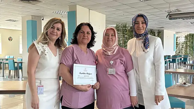 Ödemiş Devlet Hastanesi'nden Tecrübeli Sağlık Emekçilerine Anlamlı Teşekkür