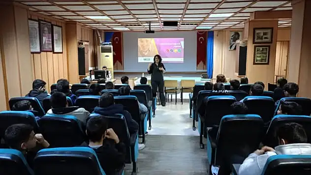 Ödemiş MTAL'de Teknoloji Bağımlılığı Semineri Düzenlendi