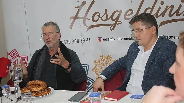 ÖDEMİŞ ÖĞRETMENEVİ'NDE AKŞAM GEVREĞİ BULUŞMALARI'NIN KONUĞU ÜNLÜ RESSAM KASAP OLDU