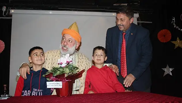 ÖDEMİŞ ŞEHİT YASİN NACİ AĞAROĞLU İMAM HATİP OKULUNDA HACİVAT- KARAGÖZ GÖSTERİSİ