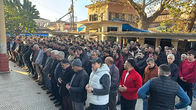 Ödemiş, Sevilen İsim Özgür Çapacı'yı Son Yolculuğuna Uğurladı