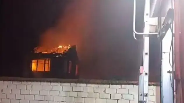 ÖDEMİŞ SEYREKLİ MAHALLESİ'NDE BİR EVDE YANGIN ÇIKTI
