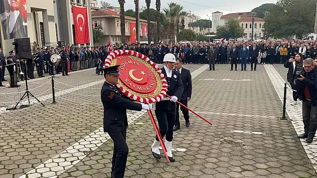 ÖDEMİŞ'TE 10 KASIM ATATÜRK'Ü ANMA PROGRAMI HÜKÜMET KONAĞI ÖNÜNDE BAŞLADI