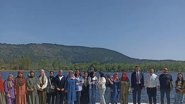 ÖDEMİŞ'TE GENÇLER, KAHVALTI VE PİKNİK ETKİNLİĞİNDE BULUŞTU