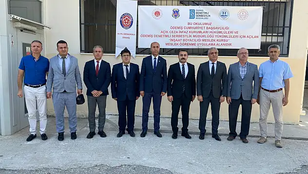 Ödemiş'te Kurumlar El Ele Verdi: Hükümlüler Hem Meslek Öğreniyor Hem Okulları Yeniliyor