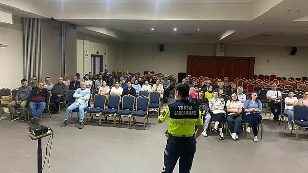 Ödemiş'te Öğrenci Servis Personeline Trafik Eğitimi Verildi