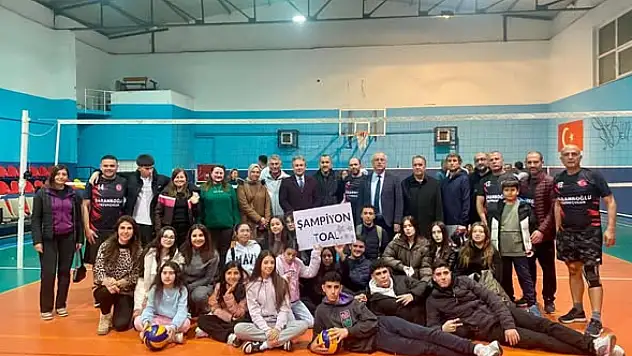 Ödemiş'te Öğretmenler Arası Voleybol Turnuvası Büyük Finalle Tamamlandı