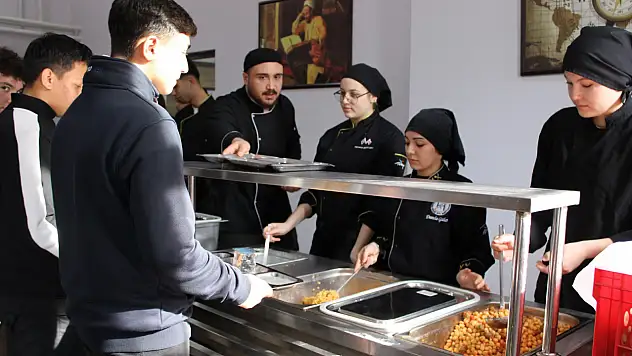 ÖDEMİŞ'TE OKULLARDA BAKIM VE BOYAMA