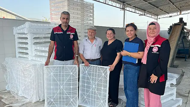 Ödemişli İncir Üreticilerine Plastik Kerevet Desteği