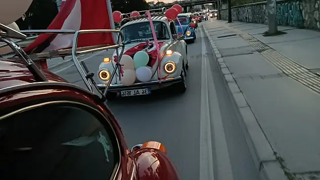 Ödemişli Vosvos Sevdalısı Erakyol, İzmir'de 23 Nisan Coşkusuna Katıldı