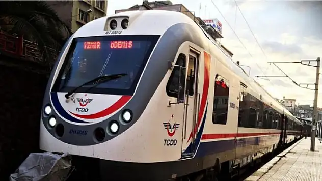 ÖDEMİŞ'TE TREN SAATLERİ YENİDEN DÜZENLENDİ
