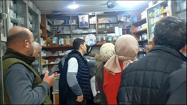 ÖDEMİŞ'TE YENİDEN NÖBETÇİ ECZANE KRİZİ