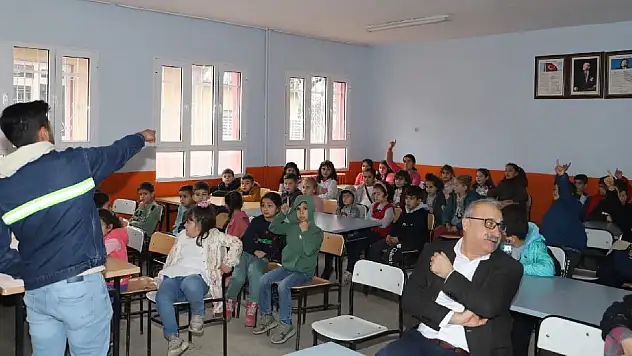 Ödemiş’teki okullarda “Sıfır Atık” eğitimleri sürüyor