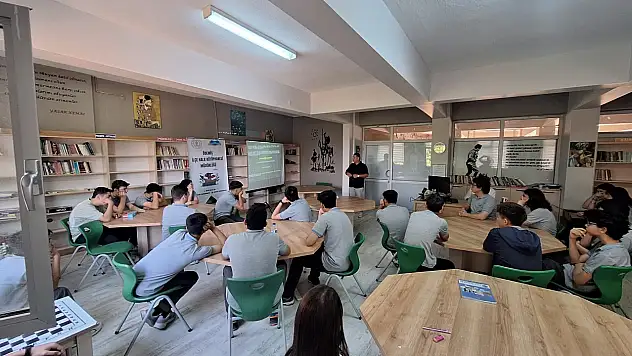 Öğrencilere 'Kütüphanem ve Kitabım Yanımda' Projesi Tanıtıldı