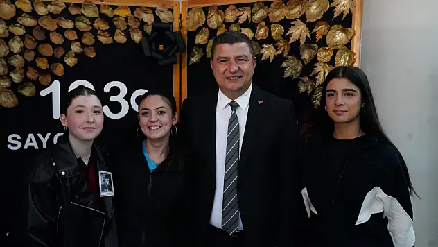 Öğrencilerin performansı ayakta alkışlandı