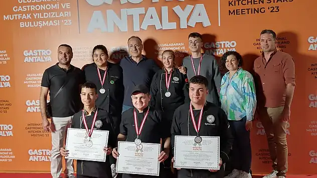 OKULUMUZ GASTROANTALYA'DAN MADALYALARLA DÖNDÜ