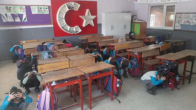 OKULUMUZDA DEPREM TATBİKATI YAPILDI