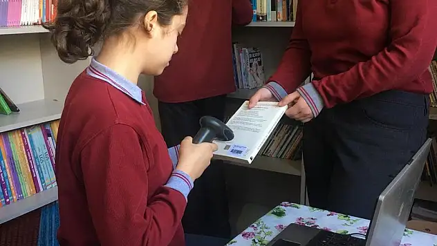 OKULUMUZUN KÜTÜPHANESİNE DİJİTAL SİSTEM