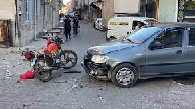 Otomobil ile motosiklet çarpıştı: 1 yaralı