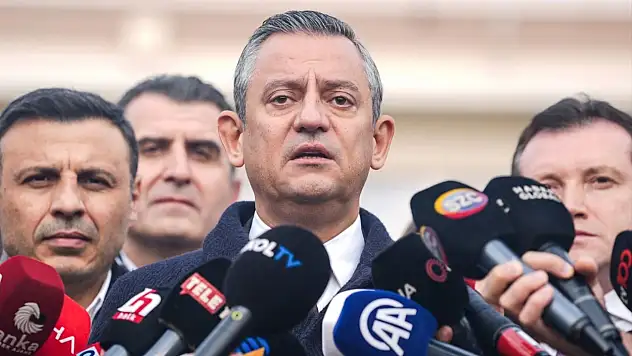 Özgür Özel'den Selçuk'ta sert 'otopark' açıklaması: 'Bu otopark mafyalığıdır