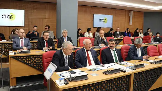 PAMUKKALE ÜNİVERSİTESİ EV SAHİPLİĞİNDE “EGE KARİYER FUARI” DÜZENLENECEK