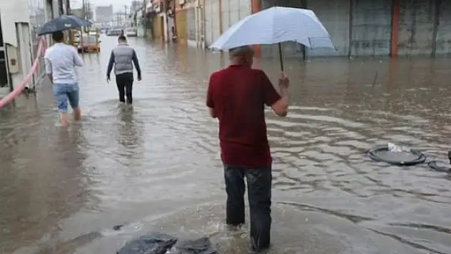 Samsun ve Ordu’yu sel vurdu, taşımalı eğitime ara verildi