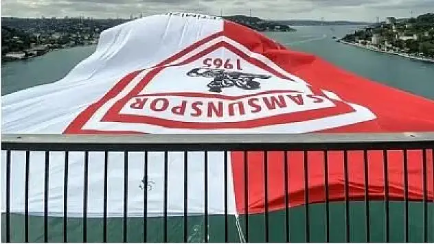 Samsunspor'un bayrağı İstanbul Boğazı’nda dalgalandı